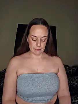 JJLILYOFFICIAL online show from March 29, 2026, 3:19 am