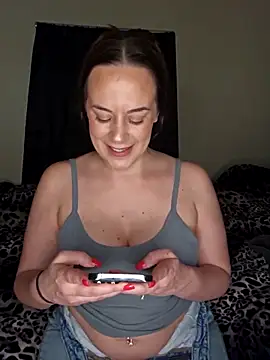 JJLILYOFFICIAL online show from March 24, 2026, 7:08 am