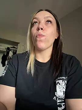 WASHDOWNTHEBUBBLES online show from January 17, 2025, 5:41 pm