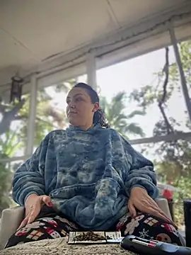 WASHDOWNTHEBUBBLES online show from December 13, 2024, 4:27 pm