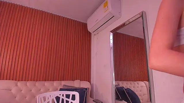 RosarioCruzz online show from March 2, 2026, 3:30 pm