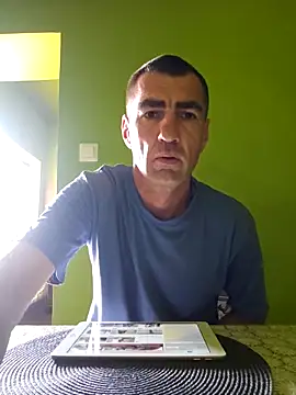 Gabesz1986xh online show from April 15, 2026, 10:10 am