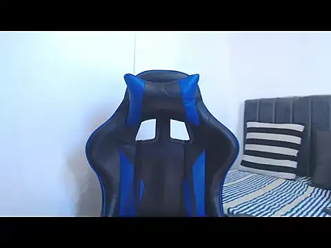 Snapshot of jake_shadow14 chatting on November 26, 2025, 3:23 pm jake shadow14 online show from November 26, 2025, 3:23 pm