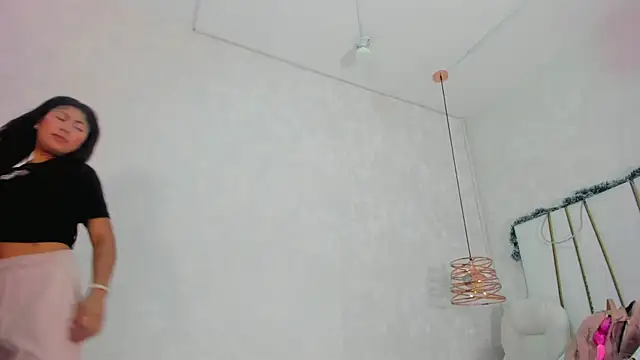 Victoriaa millers online show from December 14, 2025, 11:05 am