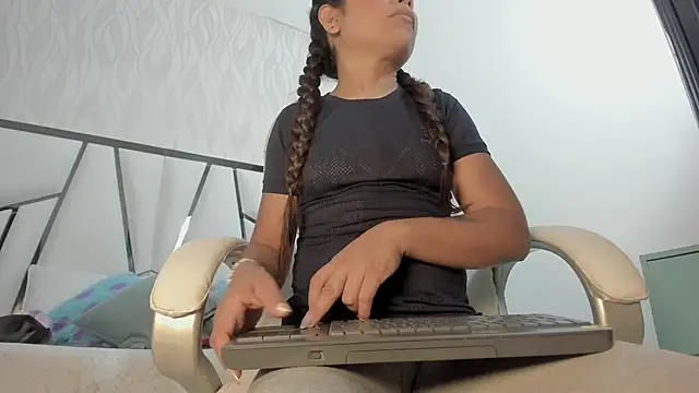 Victoriaa millers online show from March 13, 2026, 7:08 pm