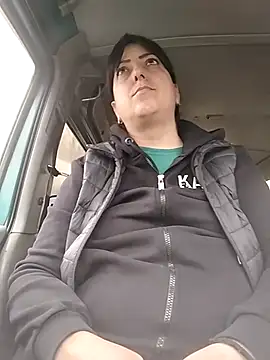 Snapshot of larylary6969 chatting on December 3, 2025, 10:14 am larylary6969 online show from December 3, 2025, 10:14 am