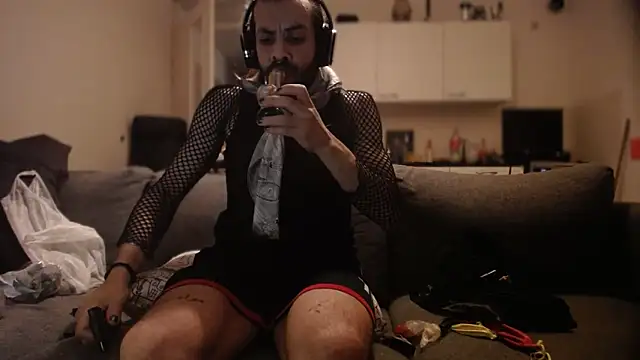 P4RtYBOII92 online show from September 14, 2025, 8:53 pm