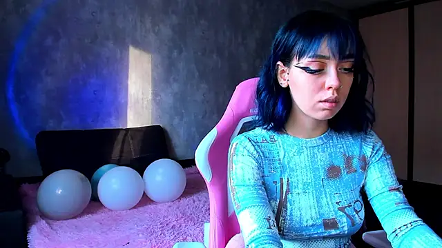 Asuna yuuki    online show from December 18, 2024, 7:58 am