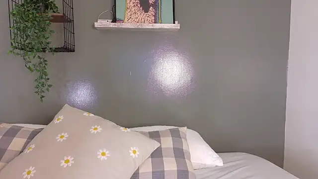 briannajackson  online show from October 30, 2025, 7:44 pm