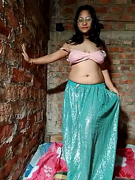 Cuterinki online show from April 16, 2026, 9:04 pm