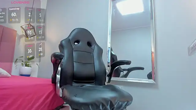 LINASTARK online show from September 24, 2025, 3:35 am