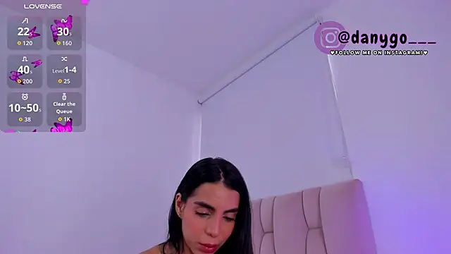 Snapshot of ZarianaEvanz chatting on December 16, 2025, 9:41 pm ZarianaEvanz online show from December 16, 2025, 9:41 pm