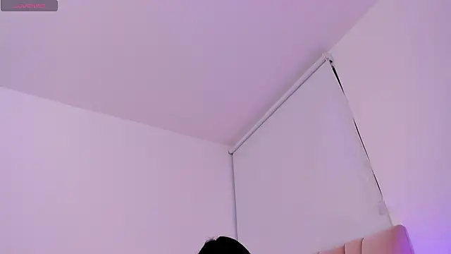 ZarianaEvanz online show from June 1, 2026, 11:04 pm