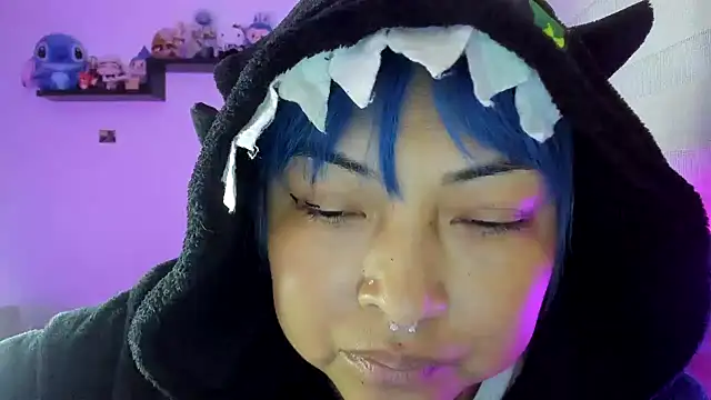 Snapshot of Shaddycute_ chatting on November 19, 2025, 5:07 am Shaddycute online show from November 19, 2025, 5:07 am