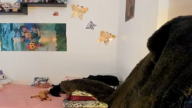 Snapshot of Shaddycute_ chatting on February 4, 2026, 12:16 am Shaddycute online show from February 4, 2026, 12:16 am