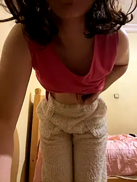 L-LOVE online show from October 17, 2025, 9:05 pm