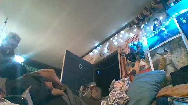 Snapshot of gettinit2wice chatting on December 18, 2025, 11:25 am gettinit2wice online show from December 18, 2025, 11:25 am