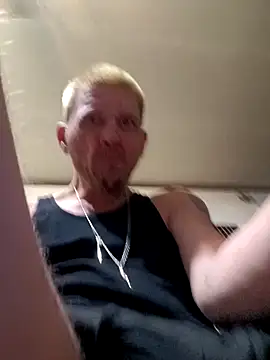 Snapshot of gettinit2wice chatting on January 8, 2025, 10:58 pm gettinit2wice online show from January 8, 2025, 10:58 pm