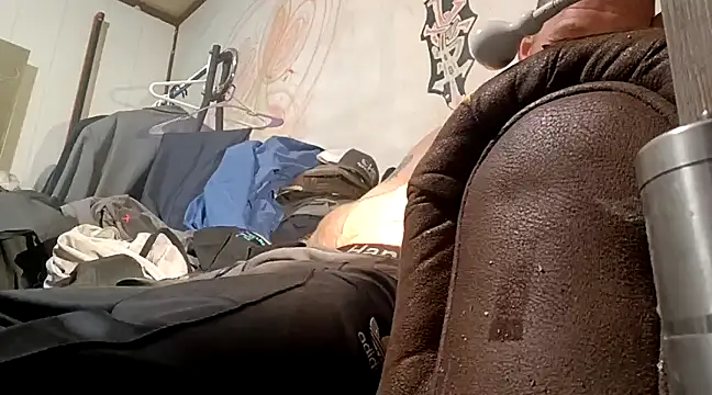 Snapshot of gettinit2wice chatting on February 8, 2025, 8:42 am gettinit2wice online show from February 8, 2025, 8:42 am