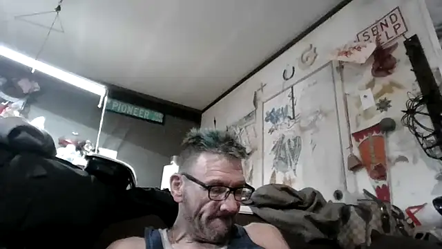 Snapshot of gettinit2wice chatting on October 18, 2025, 8:05 am gettinit2wice online show from October 18, 2025, 8:05 am