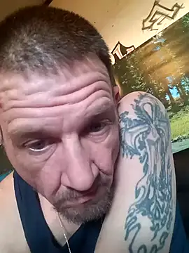 Snapshot of gettinit2wice chatting on March 5, 2025, 1:21 am gettinit2wice online show from March 5, 2025, 1:21 am