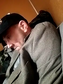 Snapshot of gettinit2wice chatting on February 25, 2025, 5:30 pm gettinit2wice online show from February 25, 2025, 5:30 pm