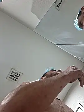 Snapshot of gettinit2wice chatting on September 9, 2025, 9:57 pm gettinit2wice online show from September 9, 2025, 9:57 pm