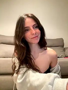 Snapshot of coquette15 chatting on October 15, 2025, 7:33 pm coquette15 online show from October 15, 2025, 7:33 pm