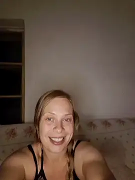 Snapshot of katiestevens chatting on September 14, 2025, 8:09 pm katiestevens online show from September 14, 2025, 8:09 pm