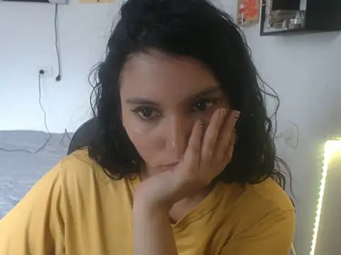 Snapshot of HannaKlein chatting on November 20, 2025, 6:19 pm HannaKlein online show from November 20, 2025, 6:19 pm