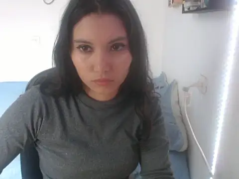 Snapshot of HannaKlein chatting on September 12, 2025, 1:33 pm HannaKlein online show from September 12, 2025, 1:33 pm
