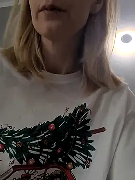 AvelinaLeoni online show from February 19, 2026, 6:32 am