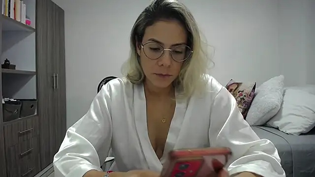 Snapshot of candydowson1 chatting on May 7, 2026, 8:23 pm candydowson1 online show from May 7, 2026, 8:23 pm