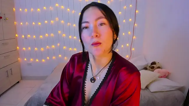 Snapshot of Elle_Lee_ chatting on December 16, 2025, 3:16 pm Elle Lee online show from December 16, 2025, 3:16 pm