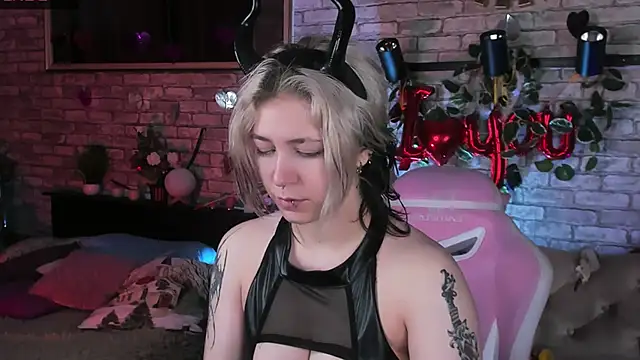 Alex Howell online show from February 26, 2025, 8:47 pm