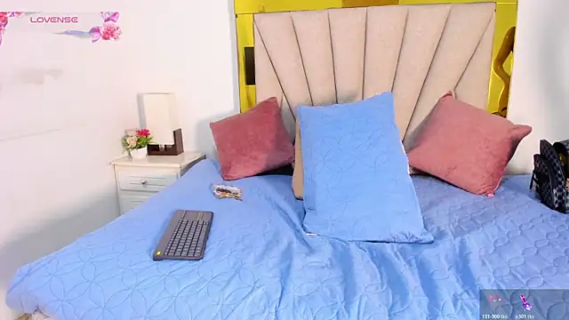 Snapshot of vahiolet_fuentes chatting on October 25, 2025, 3:06 am vahiolet fuentes online show from October 25, 2025, 3:06 am