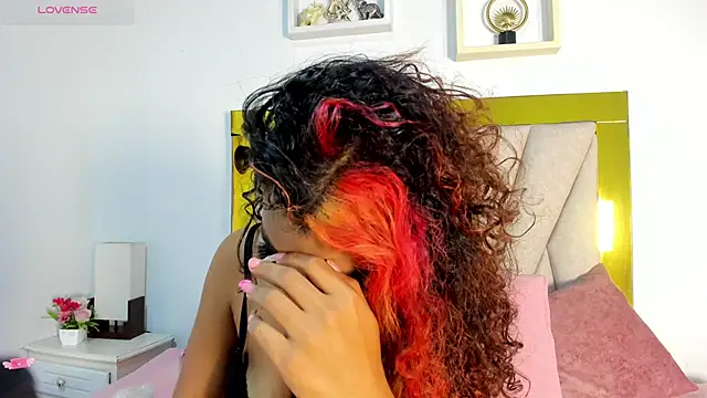 Snapshot of vahiolet_fuentes chatting on December 2, 2025, 3:07 am vahiolet fuentes online show from December 2, 2025, 3:07 am