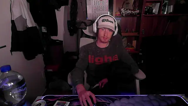 leon29leo online show from October 21, 2025, 5:01 pm