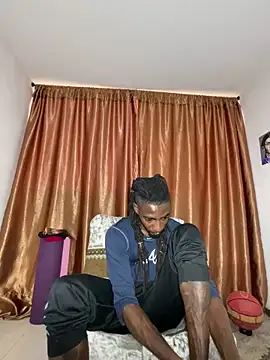 Snapshot of Malkon_Big chatting on October 22, 2025, 7:35 pm Malkon Big online show from October 22, 2025, 7:35 pm