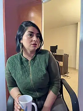 karenlennox1 online show from March 20, 2026, 10:44 pm