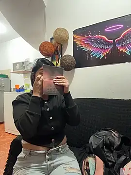 Snapshot of karenlennox1 chatting on December 16, 2025, 11:09 pm karenlennox1 online show from December 16, 2025, 11:09 pm