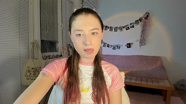 Snapshot of Jenny_darling_love chatting on January 17, 2025, 10:23 pm Jenny darling love online show from January 17, 2025, 10:23 pm