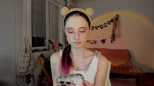 Snapshot of Jenny_darling_love chatting on December 24, 2024, 7:44 pm Jenny darling love online show from December 24, 2024, 7:44 pm