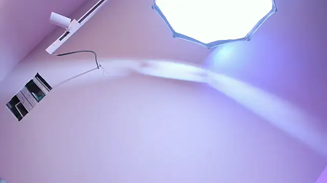 Kate bunny  online show from April 4, 2026, 11:17 am