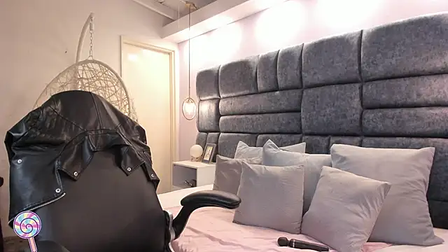 sagitariuus girll online show from February 14, 2026, 10:32 pm