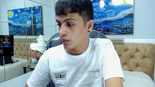 Snapshot of SkinnyBoy_ chatting on September 13, 2025, 7:47 pm SkinnyBoy online show from September 13, 2025, 7:47 pm