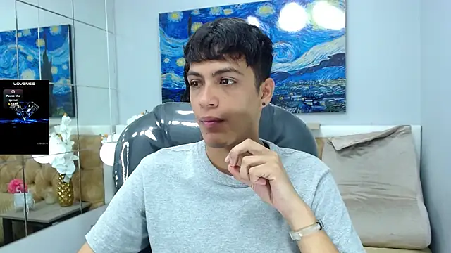 Snapshot of SkinnyBoy_ chatting on September 24, 2025, 12:33 pm SkinnyBoy online show from September 24, 2025, 12:33 pm