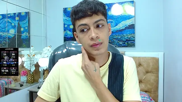 Snapshot of SkinnyBoy_ chatting on December 2, 2025, 12:18 pm SkinnyBoy online show from December 2, 2025, 12:18 pm