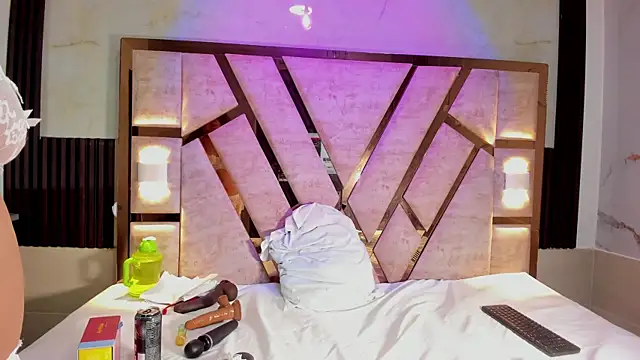 Snapshot of molly_sweetee chatting on December 17, 2025, 1:54 am molly sweetee online show from December 17, 2025, 1:54 am