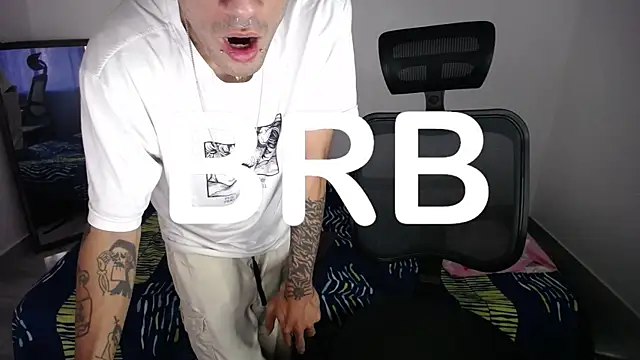 Snapshot of present_the_magic chatting on November 22, 2025, 3:11 pm present the magic online show from November 22, 2025, 3:11 pm